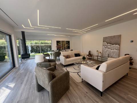 Moradia exclusiva V4 térrea na prestigiada Herdade da Aroeira