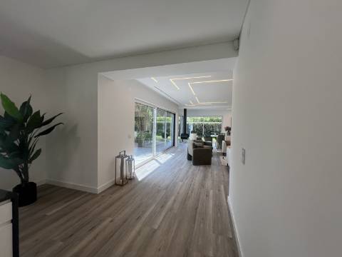 Moradia exclusiva V4 térrea na prestigiada Herdade da Aroeira
