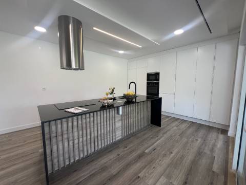 Moradia exclusiva V4 térrea na prestigiada Herdade da Aroeira