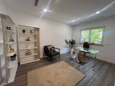 Moradia exclusiva V4 térrea na prestigiada Herdade da Aroeira