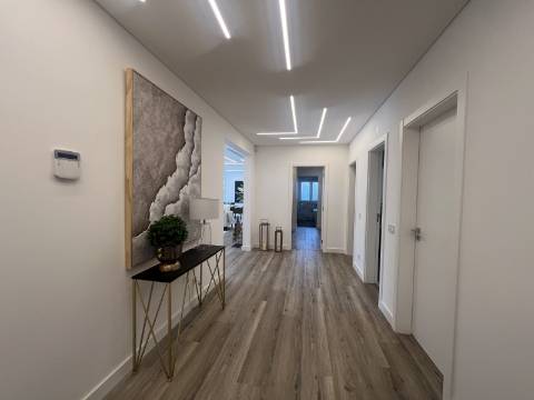 Moradia exclusiva V4 térrea na prestigiada Herdade da Aroeira