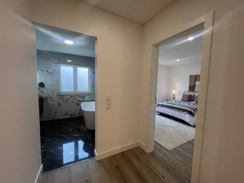 Moradia exclusiva V4 térrea na prestigiada Herdade da Aroeira