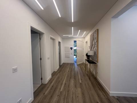 Moradia exclusiva V4 térrea na prestigiada Herdade da Aroeira