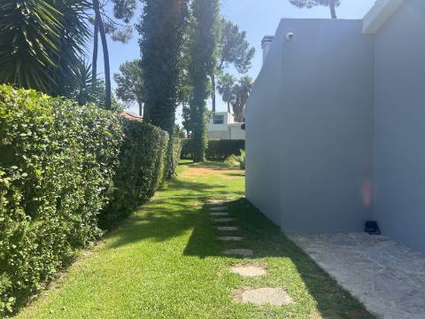 Moradia exclusiva V4 térrea na prestigiada Herdade da Aroeira