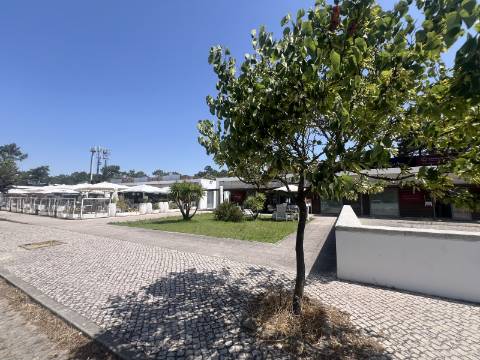 Moradia exclusiva V4 térrea na prestigiada Herdade da Aroeira