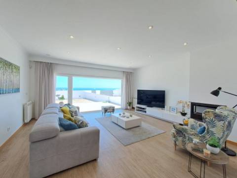 Moradia V5 Contemporânea frente ao Oceano Atlântico