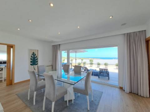 Moradia V5 Contemporânea frente ao Oceano Atlântico