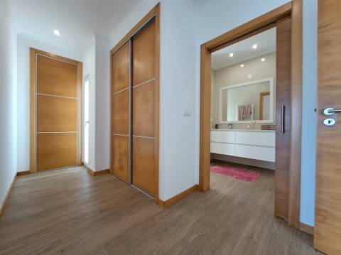 Moradia V5 Contemporânea frente ao Oceano Atlântico