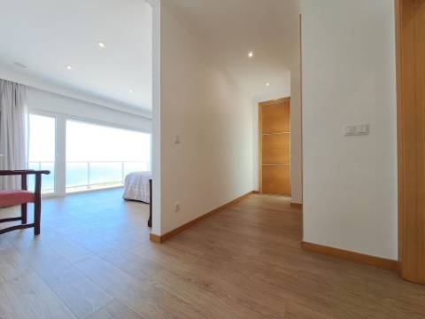 Moradia V5 Contemporânea frente ao Oceano Atlântico