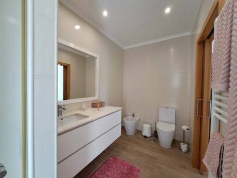 Moradia V5 Contemporânea frente ao Oceano Atlântico