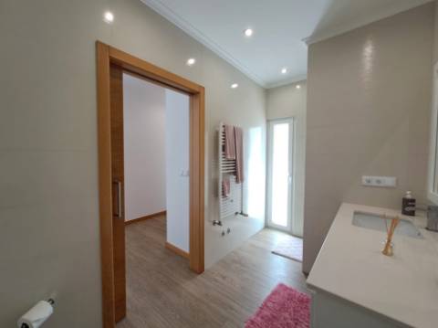 Moradia V5 Contemporânea frente ao Oceano Atlântico