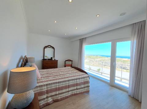 Moradia V5 Contemporânea frente ao Oceano Atlântico