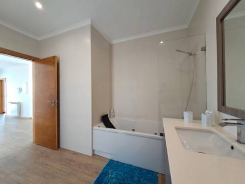 Moradia V5 Contemporânea frente ao Oceano Atlântico