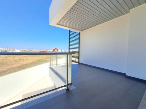 Moradia V5 Contemporânea frente ao Oceano Atlântico