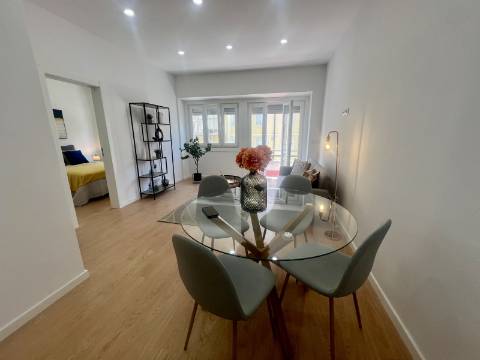 Apartamento T3 luminoso e a estrear a poucos minutos da Graça