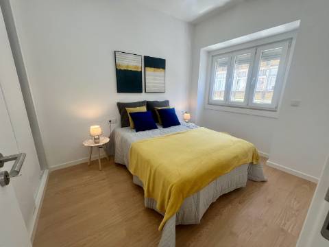 Apartamento T3 luminoso e a estrear a poucos minutos da Graça