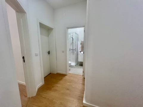 Apartamento T3 luminoso e a estrear a poucos minutos da Graça