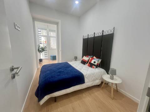 Apartamento T3 luminoso e a estrear a poucos minutos da Graça