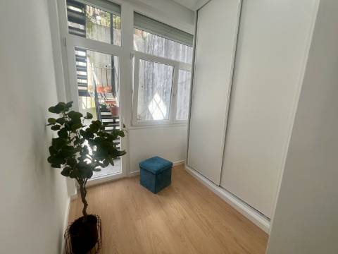Apartamento T3 luminoso e a estrear a poucos minutos da Graça