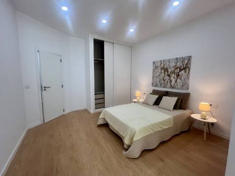 Apartamento T3 luminoso e a estrear a poucos minutos da Graça