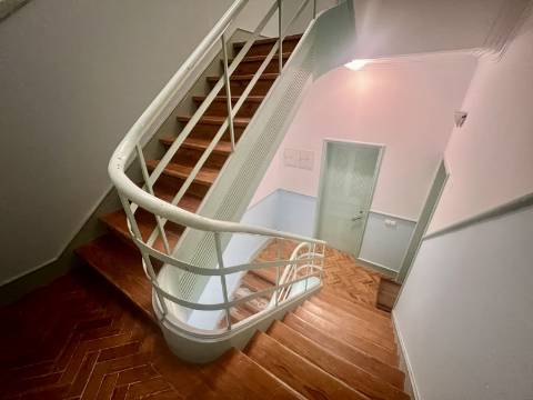 Apartamento T3 luminoso e a estrear a poucos minutos da Graça