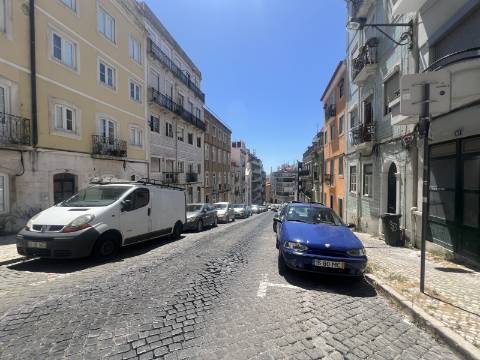 Apartamento T3 luminoso e a estrear a poucos minutos da Graça
