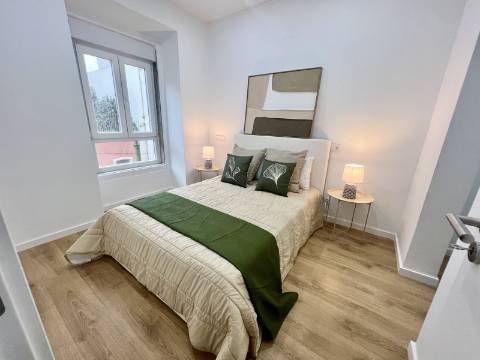 Apartamento T3 luminoso e a estrear a poucos minutos da Graça