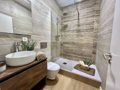 Apartamento T3 luminoso e a estrear a poucos minutos da Graça