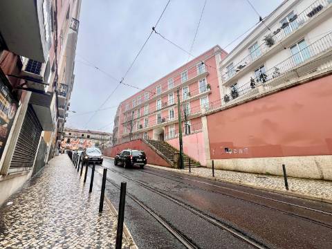 Apartamento T3 luminoso e a estrear a poucos minutos da Graça