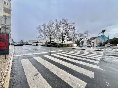 Apartamento T3 luminoso e a estrear a poucos minutos da Graça