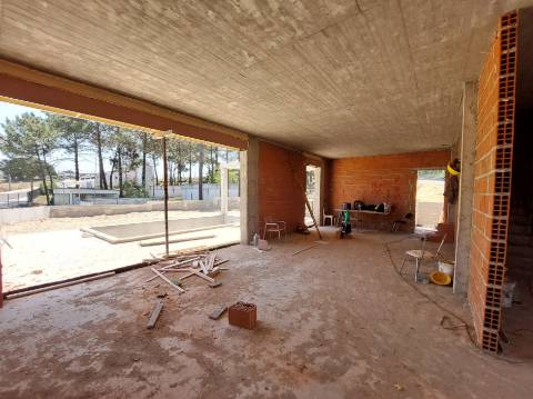 Moradia V4 com piscina perto da Lagoa de Óbidos