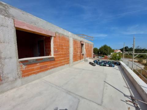 Moradia V4 com piscina perto da Lagoa de Óbidos