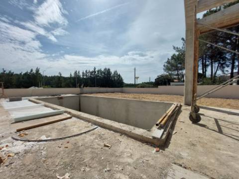 Moradia V4 com piscina perto da Lagoa de Óbidos