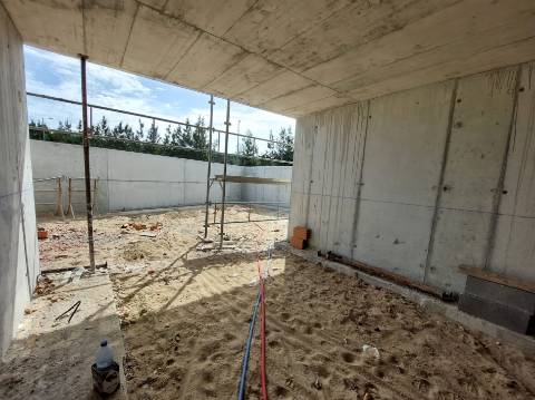 Moradia V4 com piscina perto da Lagoa de Óbidos