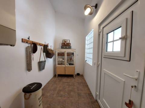 Charme com toque de luxo - Moradia V4 de 2 pisos com jardim em Reguengo da Parada