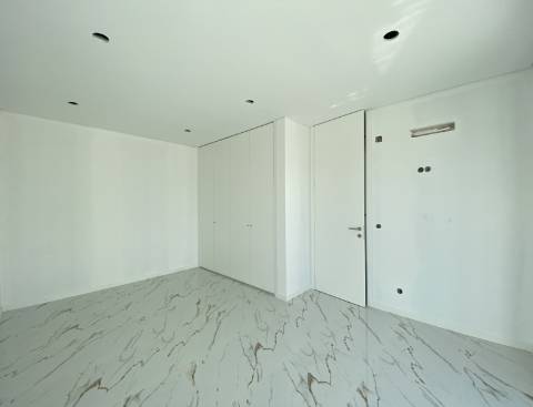 Moradia V2 com jardim a 5 minutos das praias