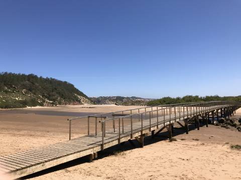 Moradia V2 com jardim a 5 minutos das praias