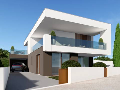 Moradia V3 com piscina e garagem a 5 minutos das praias