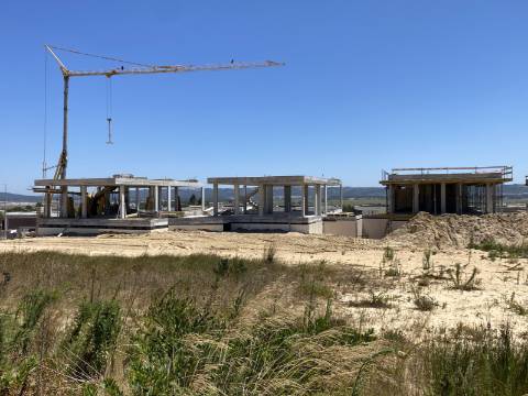 Moradia V3 com piscina e garagem a 5 minutos das praias