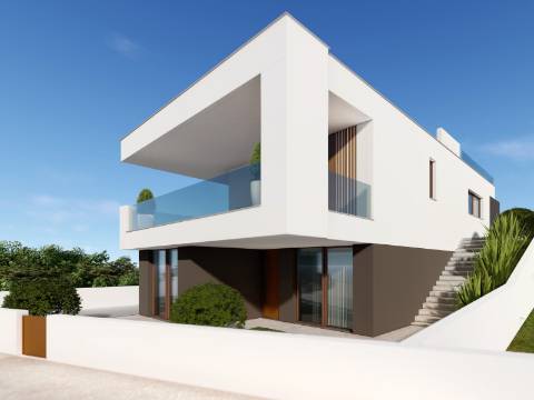 Moradia V3 com piscina e terraço a 5 minutos das praias