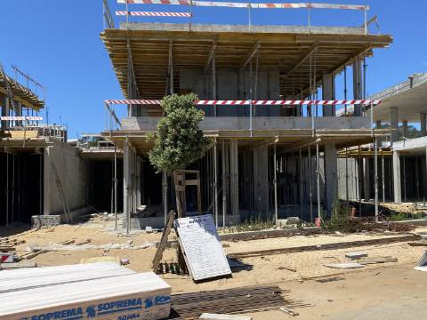 Moradia V3 com piscina e terraço a 5 minutos das praias