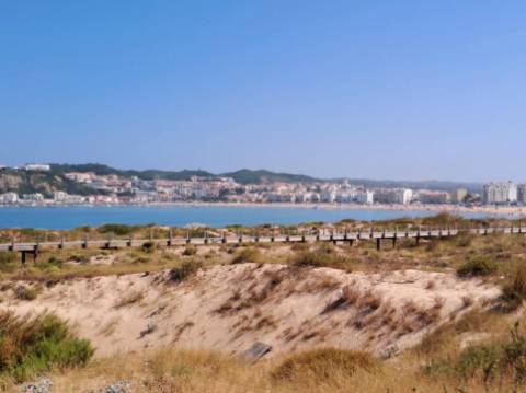 Moradia V3 com piscina e terraço a 5 minutos das praias