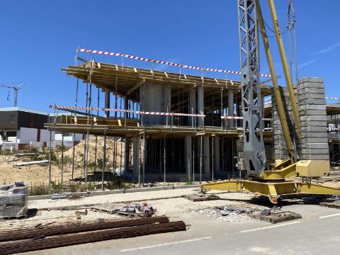 Moradia V3 com piscina e terraço a 5 minutos das praias