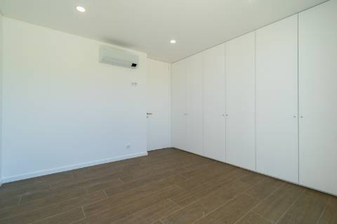 Moradia V3 com piscina e terraço a 5 minutos das praias