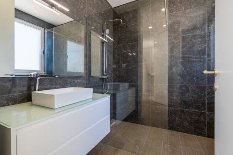 Moradia V3 com piscina e terraço a 5 minutos das praias