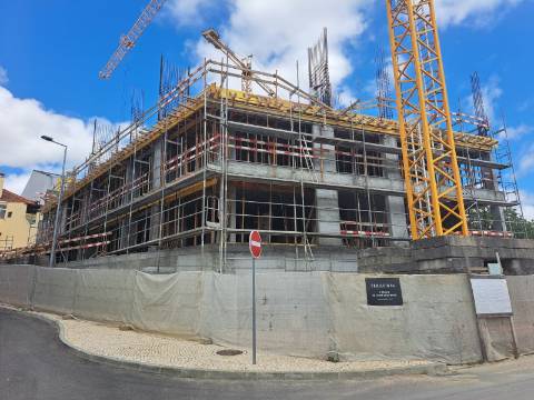 T3 Novo com varanda e garagem bem localizado em Leiria