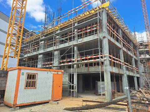 T2 Novo com varanda e garagem bem localizado em Leiria