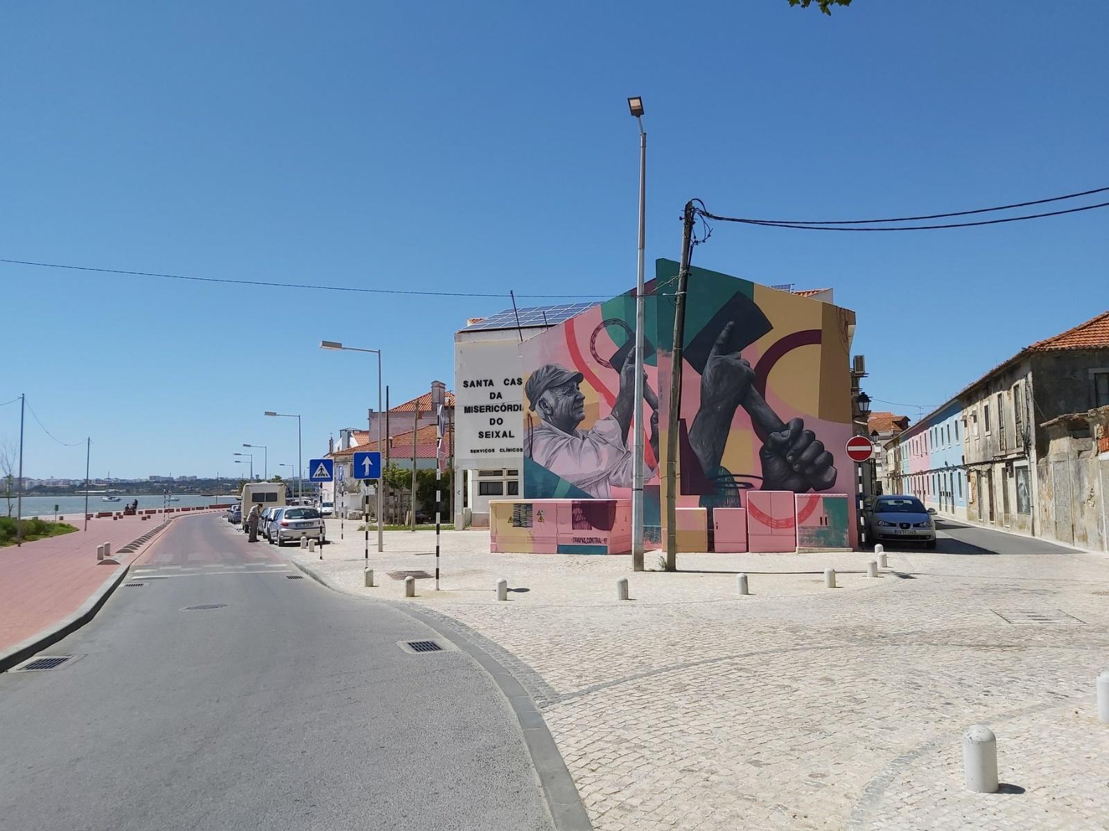 Transforme história em rentabilidade Prédio para reconstrução a poucos metros do passadiço à beira rio no Seixal