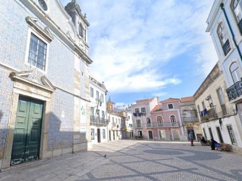 Transforme história em rentabilidade Prédio para reconstrução a poucos metros do passadiço à beira rio no Seixal