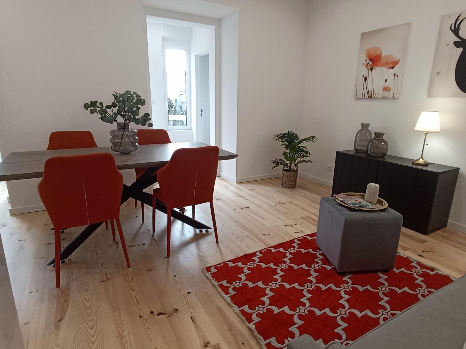 Oportunidade única em Benfica - apartamento T3 com logradouro, em remodelação total